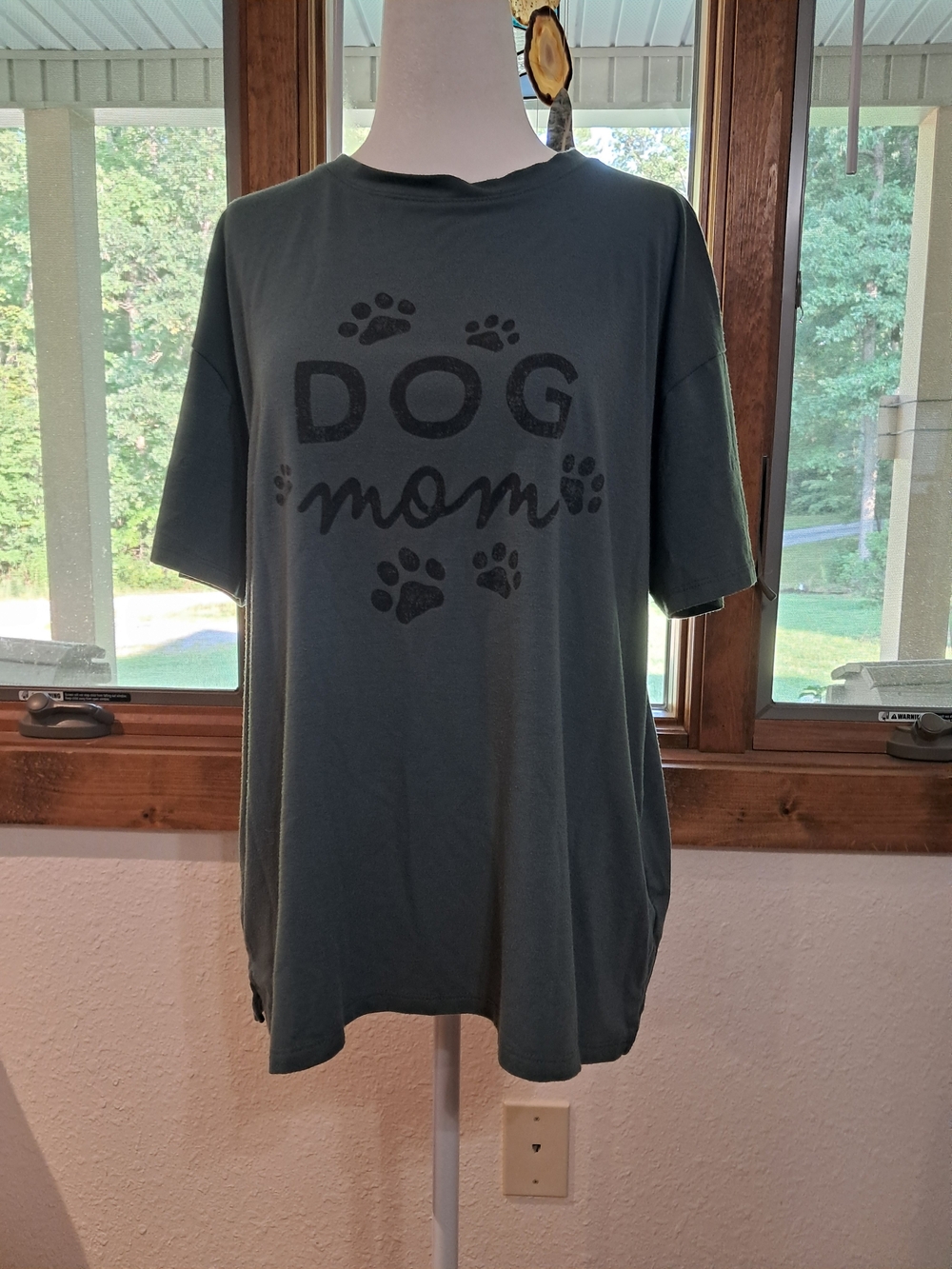 Maurices Green "Dog Mom" Tee with Paw Print Design Large
